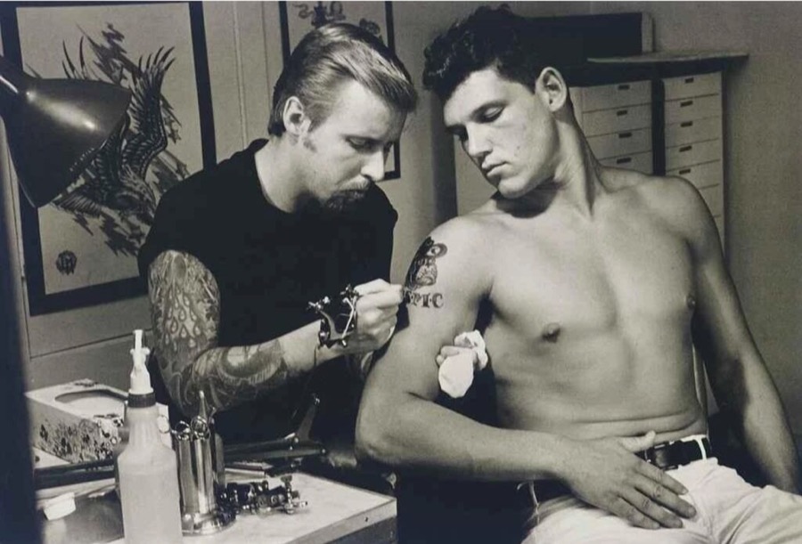 Bruce Weber, Floating World Tattoo Parlor, Honolulu, 1982