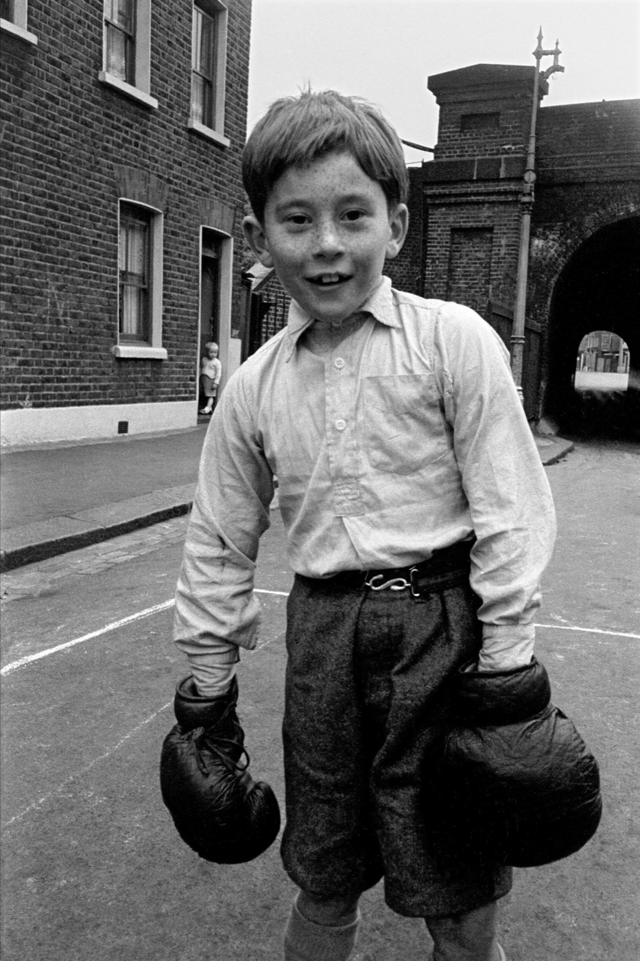 Frank Horvat, Boxing boys, Lambeth, London, 1955