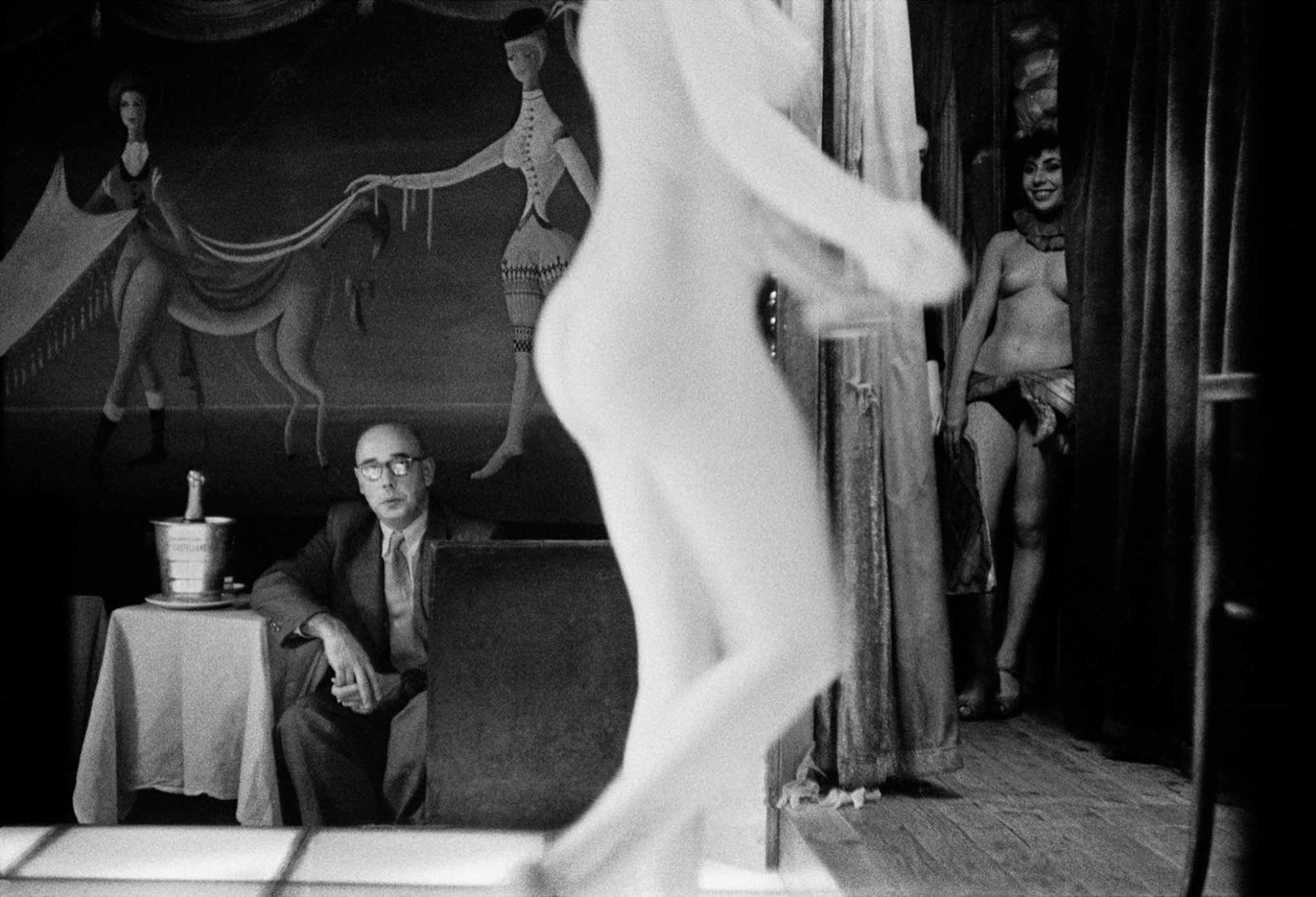 Frank Horvat, Le Sphynx, Paris, 1956