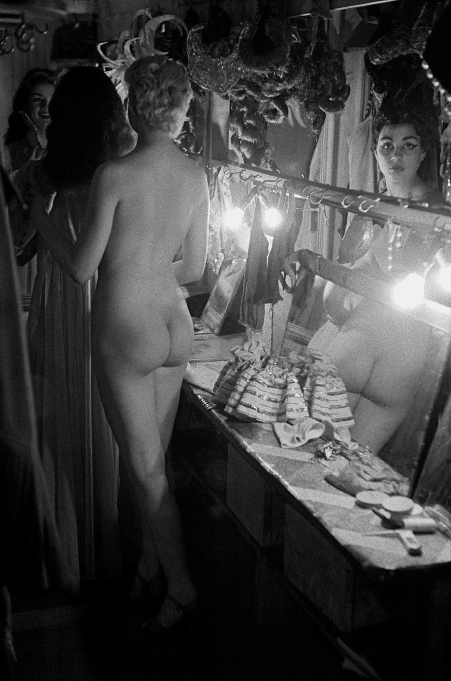 Frank Horvat, Le Sphynx, Paris, 1956
