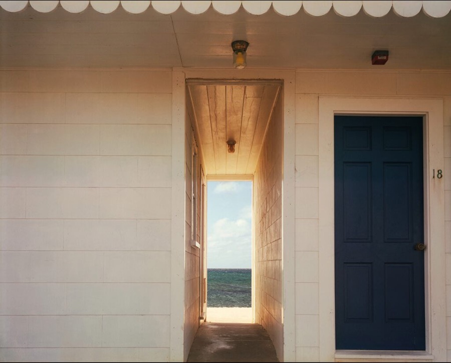 Joel Meyerowitz, Doorway to the Sea, Provincetown, 1982