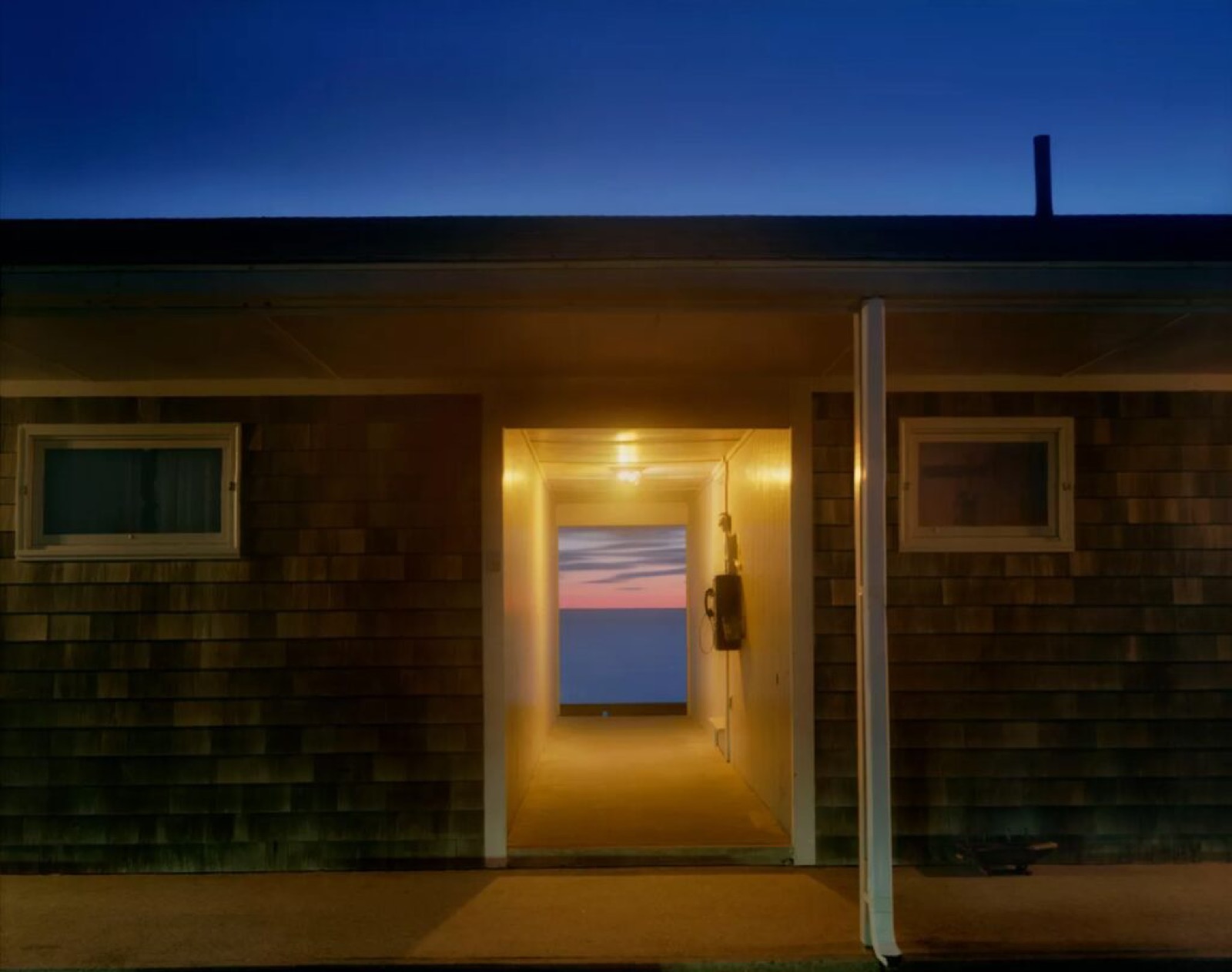 Joel Meyerowitz, Doorway to the sea., 1982