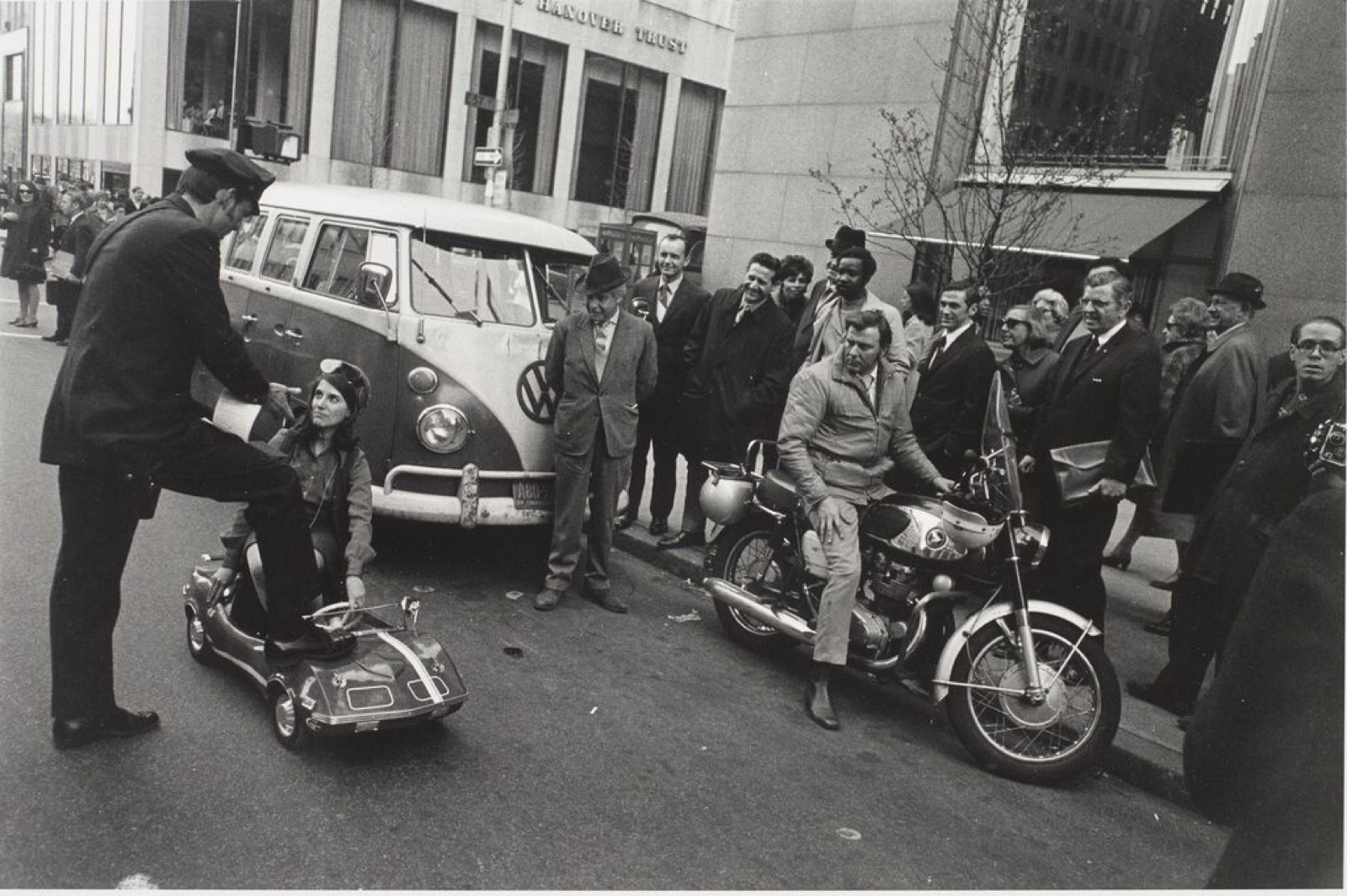 Joel Meyerowitz, 5th Avenue, NYC, 1968