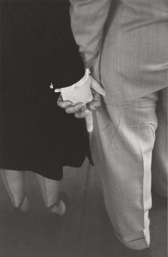 Louis Faurer, Freudian Hand Clasp, New York City, 1948