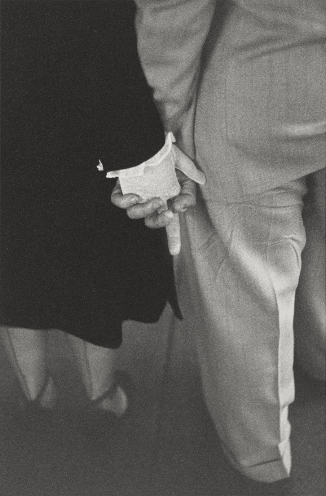 Louis Faurer, Freudian Hand Clasp, New York City, 1948