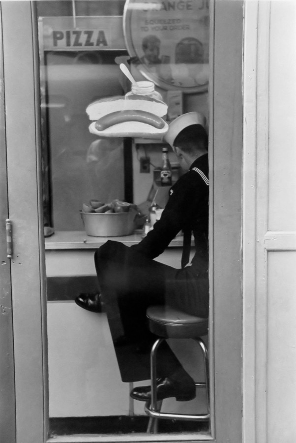 Louis Stettner, Sailor, Times Square. New York, 1951