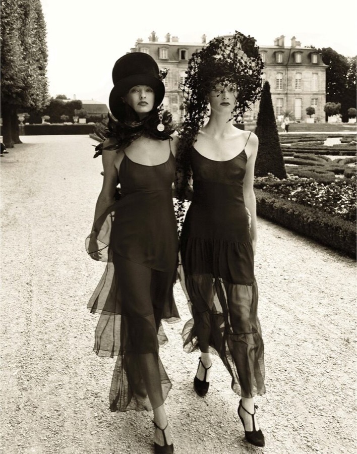 Steven Meisel, Linda Evangelista and Kristen McMenamy, L'Haÿ-les-Roses, France, 1992