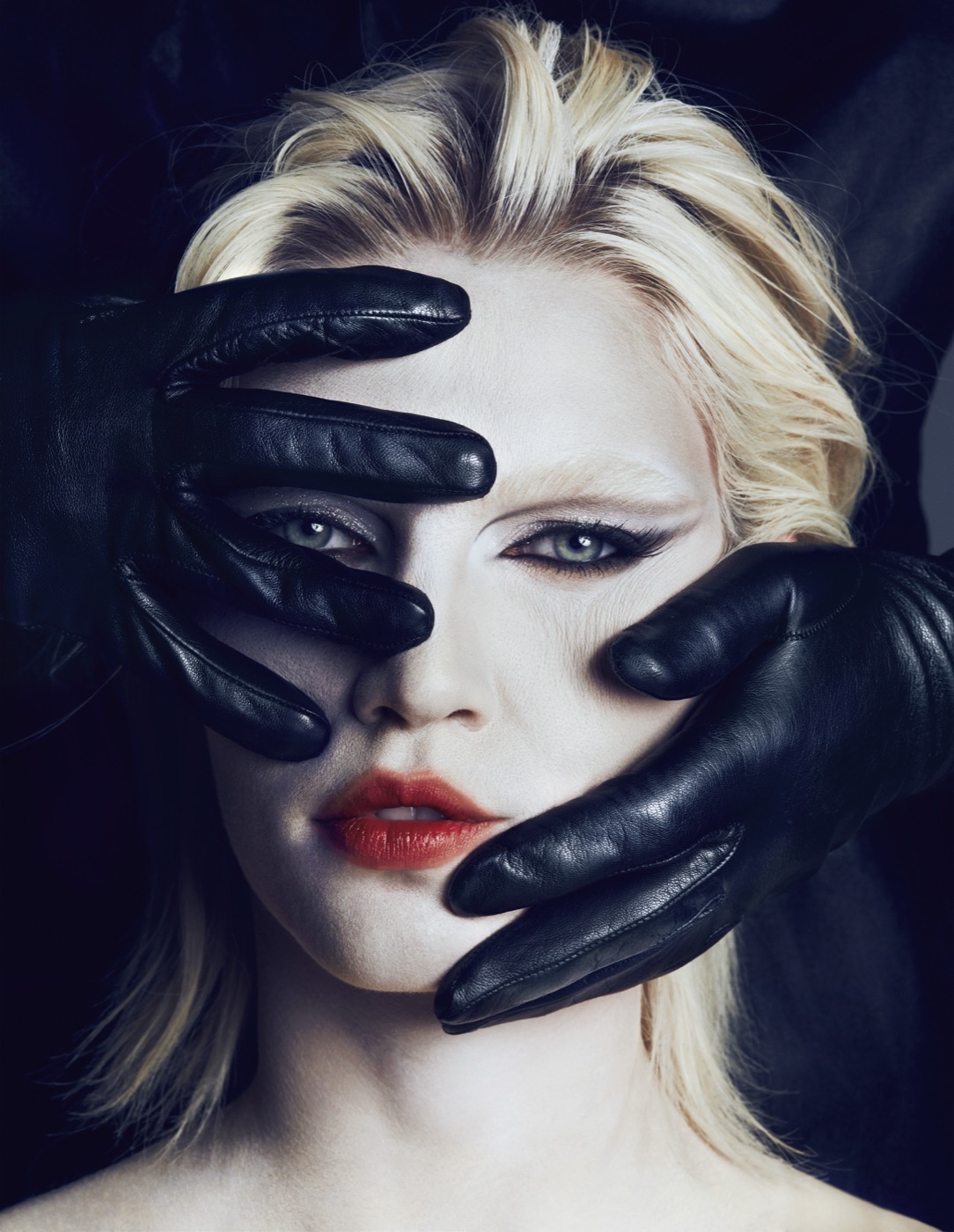 Txema Yeste, Aline and Gloves, 2013