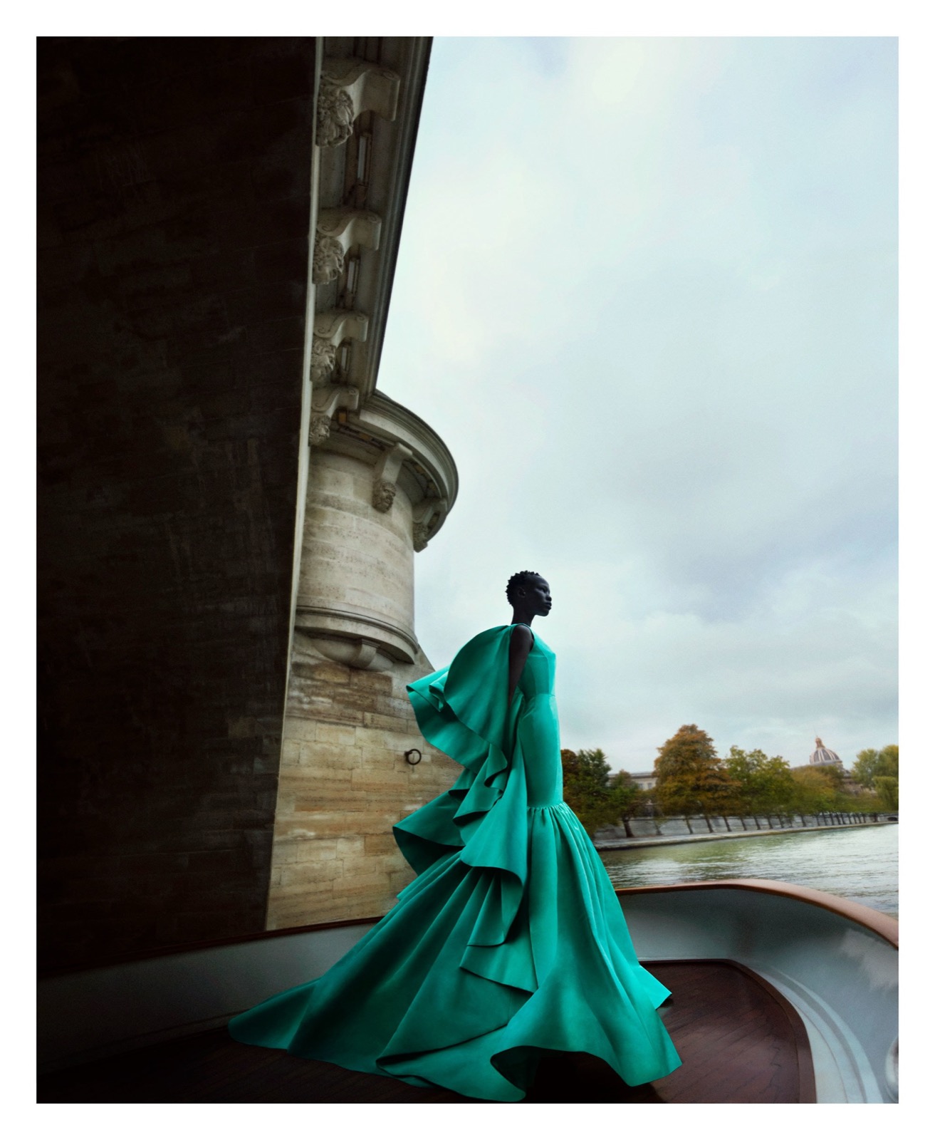 Txema Yeste, Shanelle on Pont Neuf, Paris, 2018